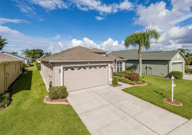 Photo 2 of Single family home for sale at 1856 Arbor Knoll Loop, Trinity, FL 34655 | MLS# W7889526 | Listing updated on 2026-10-03