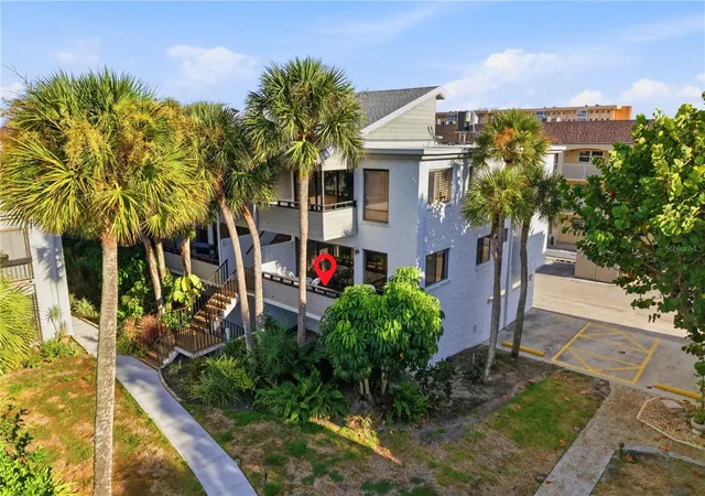 Photo 4 of Condo for sale at 1555 Tarpon Ctr Dr #156, Venice, FL 34285 | MLS# A4706105 | Listing updated on 2026-09-22