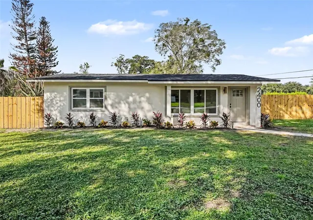 Photo 1 of Single family home for sale at 2400 Rest Hvn Ave, Orlando, FL 32806 | MLS# O6441862 | Listing updated on 2026-10-28