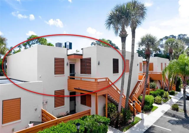 Photo 2 of Condo for sale at 122 Wild Palm Dr #122, Bradenton, FL 34210 | MLS# A4706109 | Listing updated on 2026-10-09