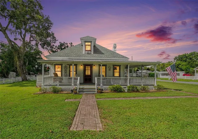 Photo 1 of Single family home for sale at 5101 5th Street, Zephyrhills, FL 33542 | MLS# TB8548702 | Listing updated on 2026-10-09