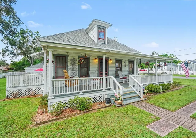 Photo 3 of Single family home for sale at 5101 5th Street, Zephyrhills, FL 33542 | MLS# TB8548702 | Listing updated on 2026-10-09