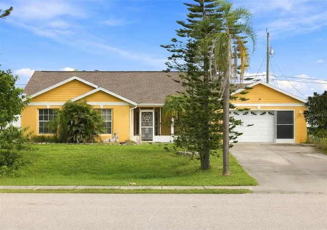 Single family home for sale at 9910 Gulfstream Blvd, ENGLEWOOD, FL 34224 | MLS# C7530740