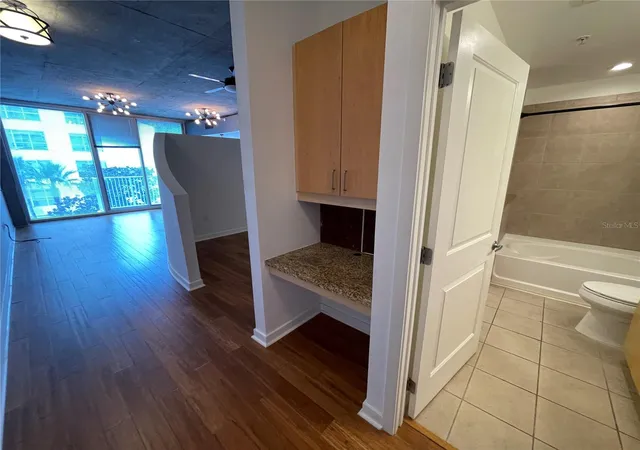 Photo 4 of Condo for sale at 155 S Court Ave #1308, Orlando, FL 32801 | MLS# S5157596 | Listing updated on 2026-09-17