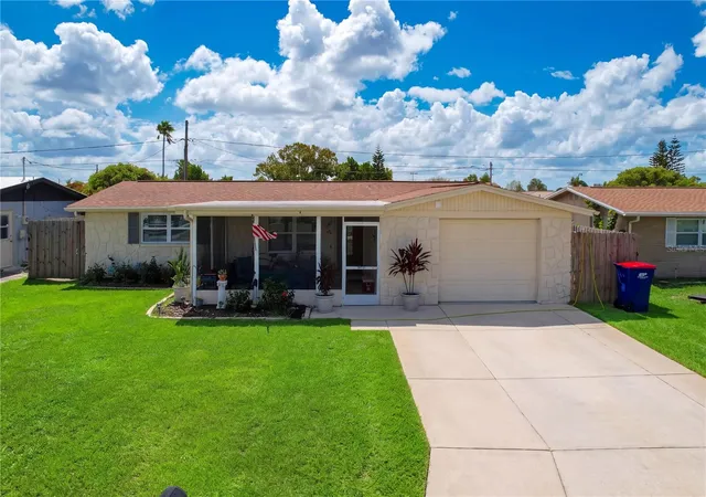 Photo 2 of Single family home for sale at 3748 Redwood Dr, Holiday, FL 34691 | MLS# W7889528 | Listing updated on 2026-10-05