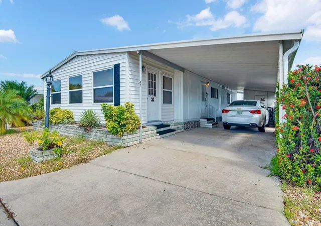 Photo 2 of Sale Pending at 47 Caballo Way, Bradenton, FL 34209 | MLS# A4706122 | Listing updated on 2026-09-30