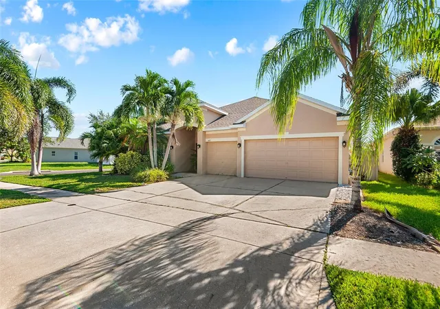 Photo 3 of Single family home for sale at 443 York Dale Dr, Ruskin, FL 33570 | MLS# TB8548718 | Listing updated on 2026-10-10