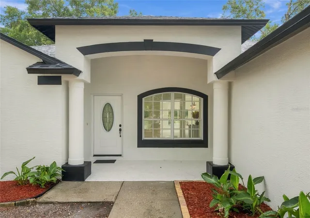 Photo 2 of Single family home for sale at 11836 Hunters Lake Dr, New Port Richey, FL 34654 | MLS# TB8548722 | Listing updated on 2026-10-03