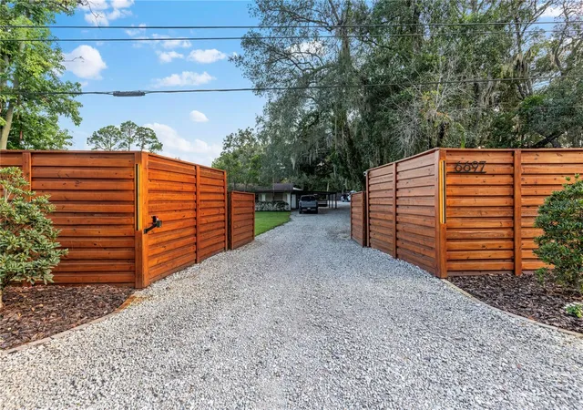 Photo 2 of Sale Pending at 6697 Markham Rd, Sanford, FL 32771 | MLS# O6441899 | Listing updated on 2026-10-02