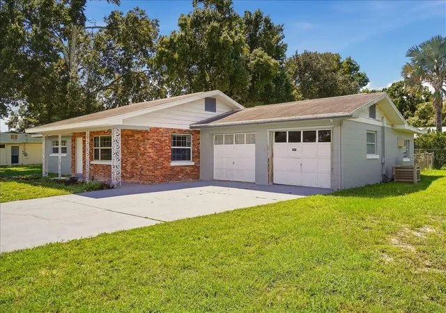 Photo 3 of Single family home for sale at 1945 8th Street SE, Winter Haven, FL 33880 | MLS# P4939891 | Listing updated on 2026-09-17