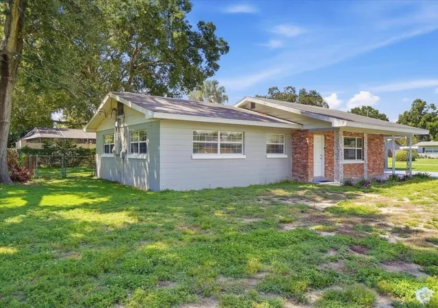 Photo 4 of Single family home for sale at 1945 8th Street SE, Winter Haven, FL 33880 | MLS# P4939891 | Listing updated on 2026-09-17