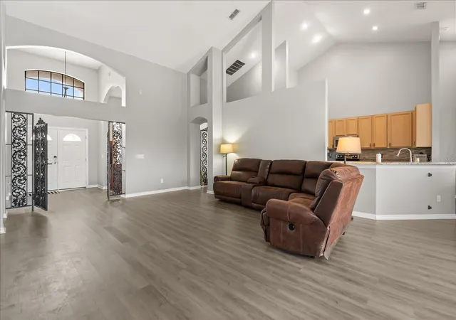 Photo 3 of Sale Pending at 6839 Hidden Glade Pl, Sanford, FL 32771 | MLS# O6441906 | Listing updated on 2026-10-09