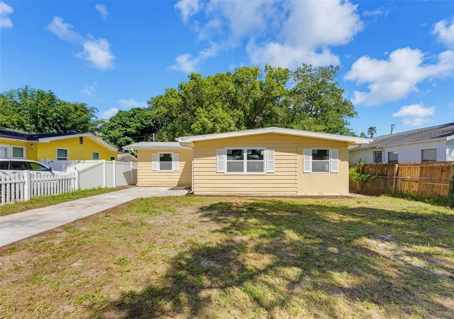 Photo 3 of Single family home for sale at 2017 N Betty Ln, Clearwater, FL 33755 | MLS# TB8548748 | Listing updated on 2026-09-21