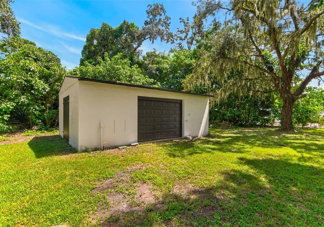 Photo 3 of Single family home for sale at 209 S Saint Cloud Ave, Valrico, FL 33594 | MLS# TB8548753 | Listing updated on 2026-09-29