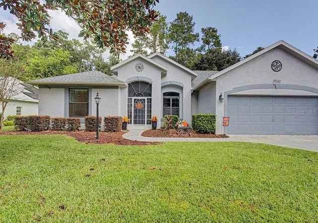 Photo 4 of Single family home for sale at 19341 SW 82nd Place Rd, Dunnellon, FL 34432 | MLS# OM732301 | Listing updated on 2026-09-19
