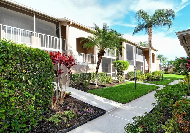 Photo 2 of Condo for sale at 5251 Mahogany Run Ave #525, Sarasota, FL 34241 | MLS# A4706134 | Listing updated on 2026-09-24