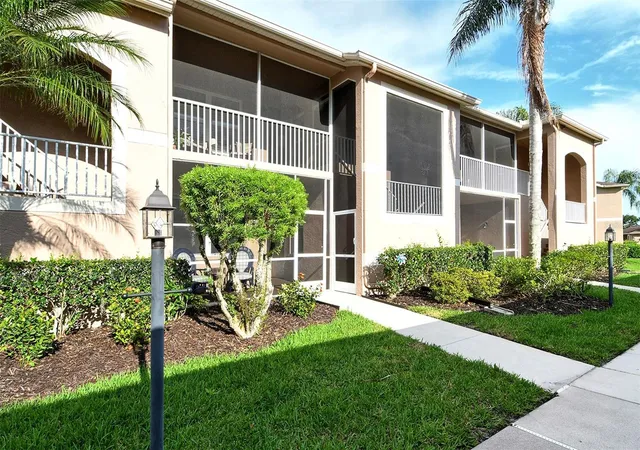 Photo 3 of Condo for sale at 5251 Mahogany Run Ave #525, Sarasota, FL 34241 | MLS# A4706134 | Listing updated on 2026-09-24