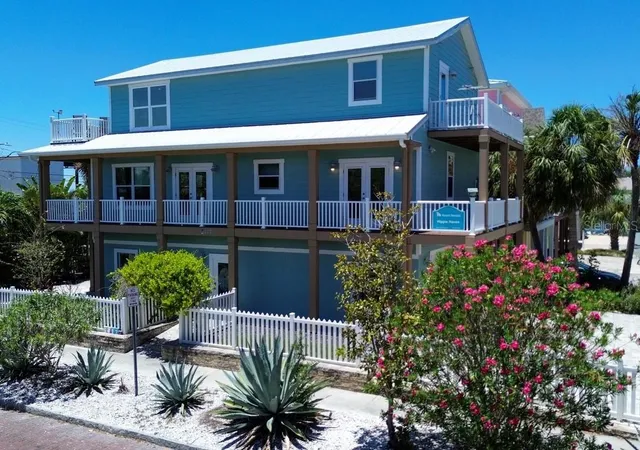 Photo 1 of Single family home for sale at 5417 Essex Ave S, Gulfport, FL 33707 | MLS# TB8548759 | Listing updated on 2026-09-19