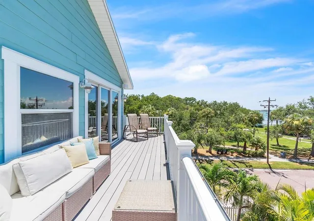 Photo 4 of Single family home for sale at 5417 Essex Ave S, Gulfport, FL 33707 | MLS# TB8548759 | Listing updated on 2026-09-19