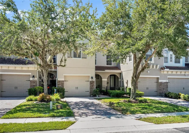 Photo 3 of Townhouse for sale at 104 Canterbury Bell Dr, Oviedo, FL 32765 | MLS# O6441914 | Listing updated on 2026-10-06