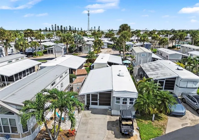 Photo 1 of Manufactured home for sale at 616 Pier Ln, Melbourne Beach, FL 32951 | MLS# O6441916 | Listing updated on 2026-10-28