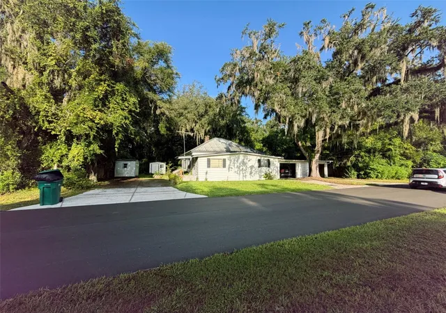 Photo 1 of Single family home for sale at 323 S Old Wire Rd, Wildwood, FL 34785 | MLS# G5117812 | Listing updated on 2026-09-16