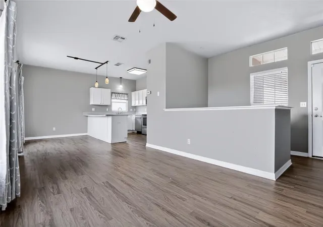Photo 3 of Sale Pending at 1512 Presidio Dr, Clermont, FL 34711 | MLS# G5117813 | Listing updated on 2026-10-15
