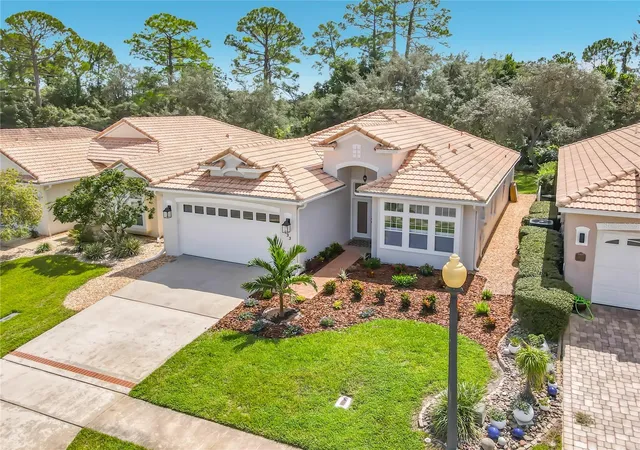 Photo 3 of Single family home for sale at 433 Fenwick Ct, Debary, FL 32713 | MLS# V4951294 | Listing updated on 2026-09-23