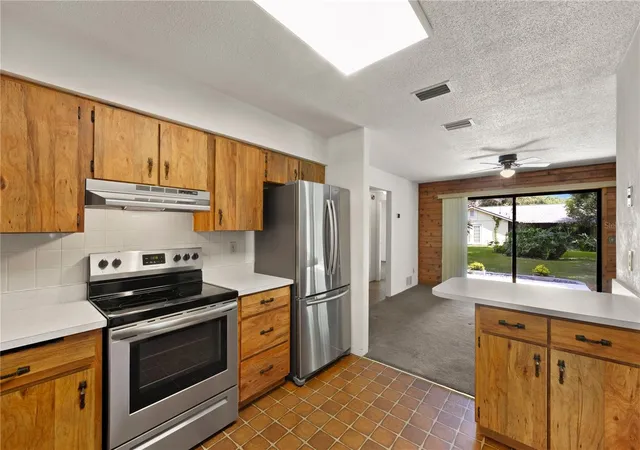Photo 3 of Single family home for sale at 1009 Indian Oaks W, Daytona Beach, FL 32117 | MLS# V4951295 | Listing updated on 2026-09-19