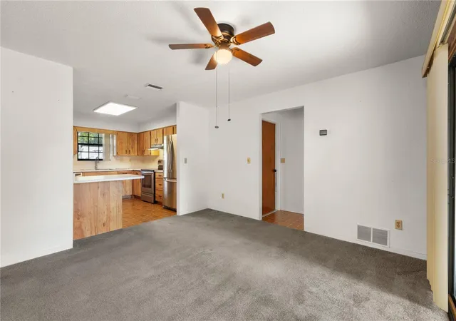 Photo 4 of Single family home for sale at 1009 Indian Oaks W, Daytona Beach, FL 32117 | MLS# V4951295 | Listing updated on 2026-09-19