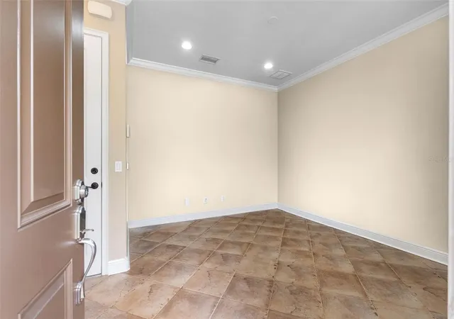 Photo 4 of Townhouse for sale at 4815 Yacht Clb Dr #103, Tampa, FL 33616 | MLS# TB8548775 | Listing updated on 2026-10-01