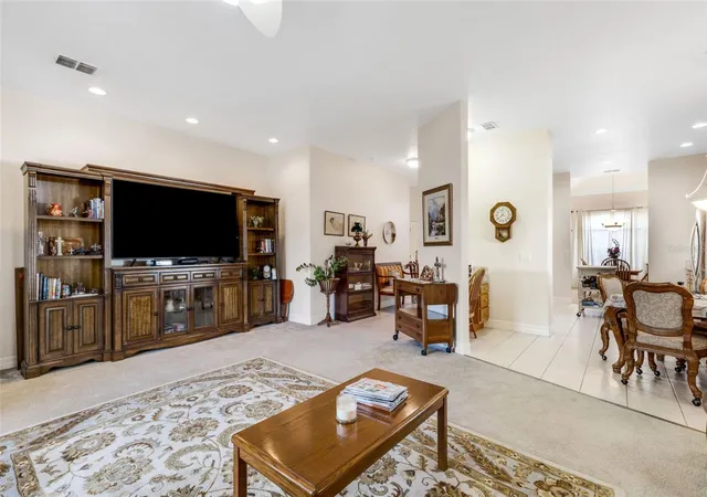 Photo 4 of Single family home for sale at 2617 Hickory View Loop, Lakeland, FL 33813 | MLS# L4965082 | Listing updated on 2026-10-07