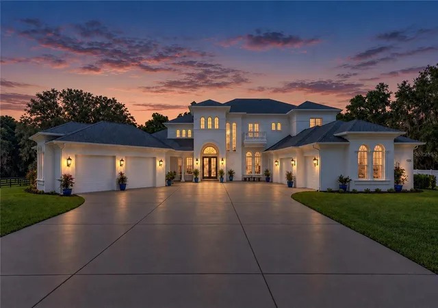 Photo 1 of Mansion for sale at 1725 Se 47th Avenue, Ocala, FL 34471 | MLS# OM732307 | Listing updated on 2026-09-25