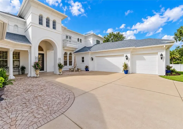 Photo 3 of Single family home for sale at 1725 SE 47th Avenue, Ocala, FL 34471 | MLS# OM732307 | Listing updated on 2026-09-25