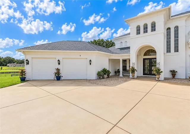 Photo 4 of Single family home for sale at 1725 SE 47th Avenue, Ocala, FL 34471 | MLS# OM732307 | Listing updated on 2026-09-25