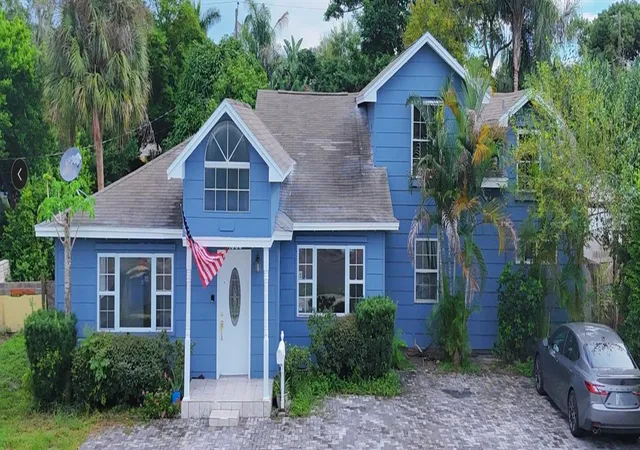 Photo 1 of Single family home for sale at 1655 Drew St, Clearwater, FL 33755 | MLS# W7889540 | Listing updated on 2026-09-21