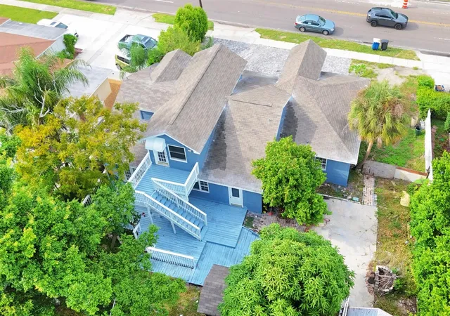 Photo 4 of Single family home for sale at 1655 Drew St, Clearwater, FL 33755 | MLS# W7889540 | Listing updated on 2026-09-21