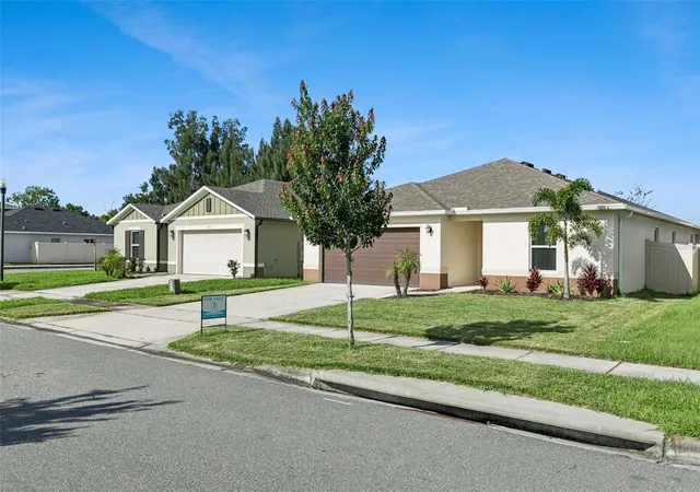 Photo 3 of Single family home for sale at 3799 Whitetail Ct, Saint Cloud, FL 34772 | MLS# S5157608 | Listing updated on 2026-10-01