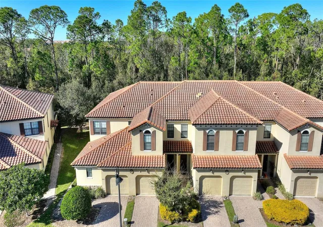 Photo 3 of Townhouse for sale at 8205 Roseville Blvd, Davenport, FL 33896 | MLS# S5157611 | Listing updated on 2026-09-18