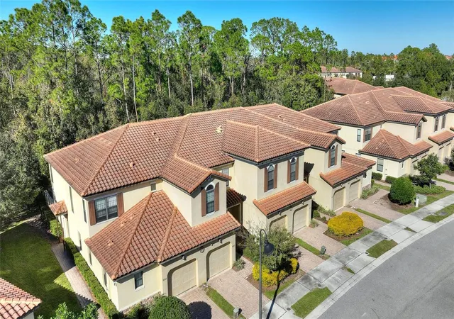 Photo 3 of Townhouse for sale at 8205 Roseville Blvd, Davenport, FL 33896 | MLS# S5157611 | Listing updated on 2026-09-18