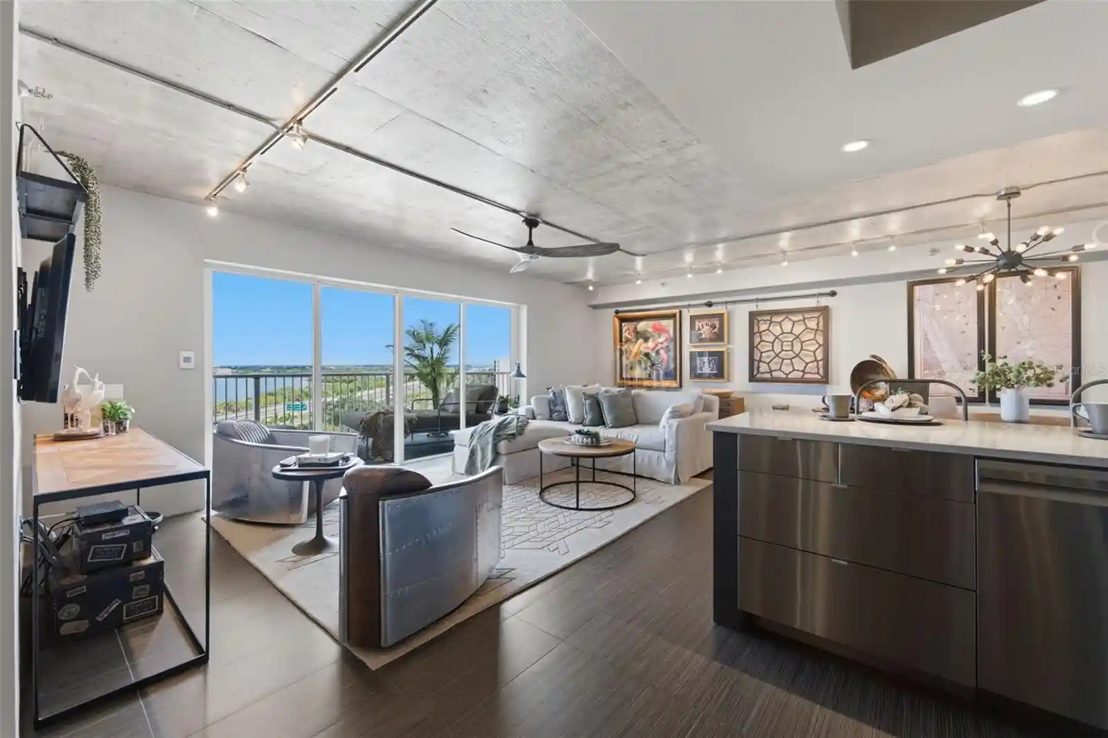 Listing Photo 1 - Condo for sale in 7430 Sunshine Skyway Ln S located at 7430 Sunshine Skyway Ln S, St. Petersburg, FL 33711 - Unit #901