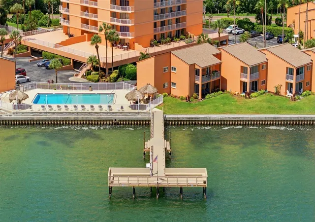 Photo 3 of Condo for sale at 7430 Sunshine Skyway Ln S #901, Saint Petersburg, FL 33711 | MLS# TB8548801 | Listing updated on 2026-10-22