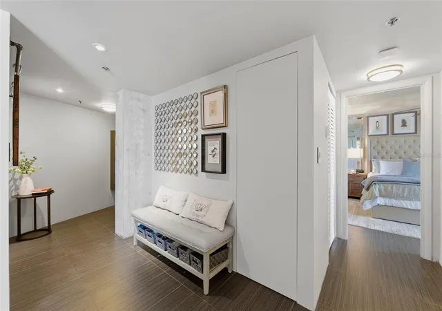 Listing Photo 5 - Condo for sale in building located at 7430 Sunshine Skyway Ln S, St. Petersburg, FL 33711 - Unit #901
