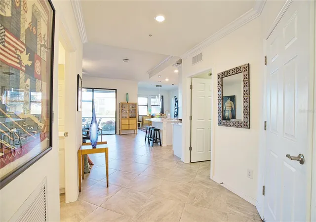 Listing Photo 3 - Condo for sale in building located at 10042 Crooked Creek Dr, VENICE, FL 34293 - Unit #102