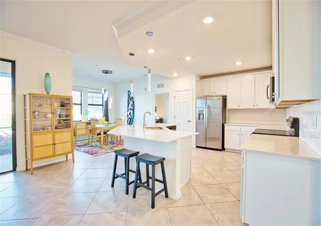 Listing Photo 4 - Condo for sale in building located at 10042 Crooked Creek Dr, VENICE, FL 34293 - Unit #102