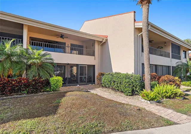 Photo 2 of Condo for sale at 4780 Brittany Dr S #11, Saint Petersburg, FL 33715 | MLS# TB8548804 | Listing updated on 2026-09-20