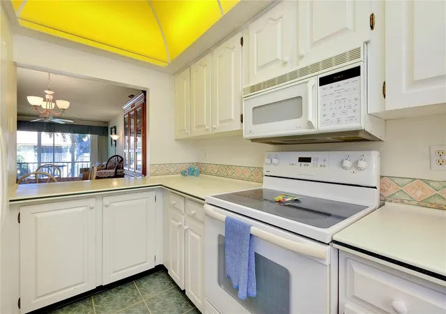 Photo 3 of Condo for sale at 2280 Stickney Point Rd #432, Sarasota, FL 34231 | MLS# N6145772 | Listing updated on 2026-09-16