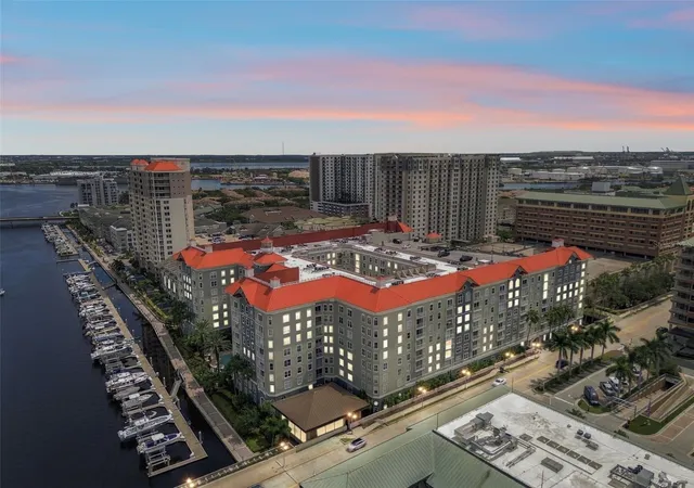 Listing Photo 1 - Condo for sale in building located at 700 S Harbour Island Blvd, Tampa, FL 33602 - Unit #747