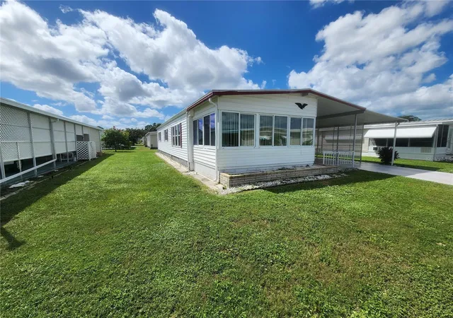 Photo 2 of Manufactured home for sale at 808 53rd Avenue E #234, Bradenton, FL 34203 | MLS# A4706166 | Listing updated on 2026-09-20