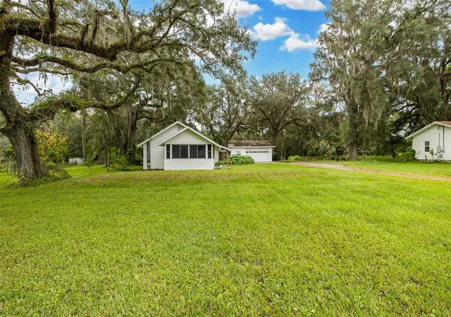 Photo 3 of Single family home for sale at 1205 S Main St, Brooksville, FL 34601 | MLS# W7889544 | Listing updated on 2026-10-10